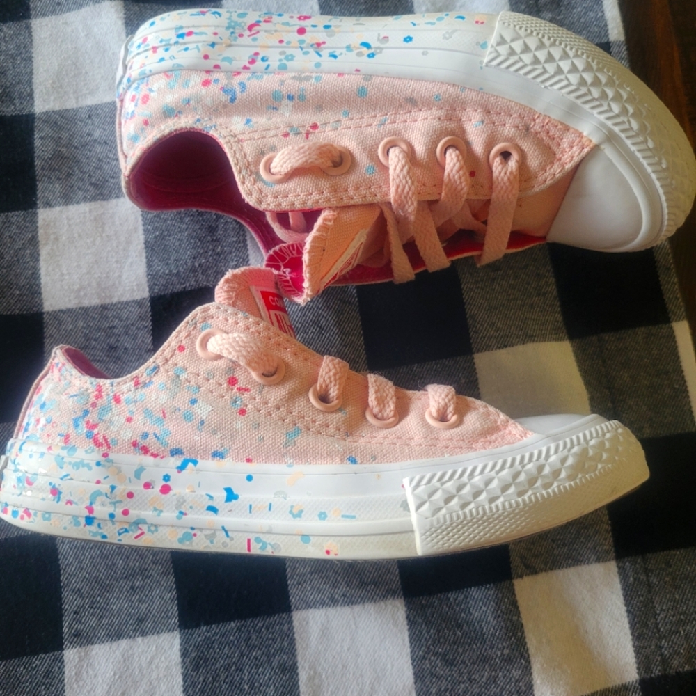 Girls Converse